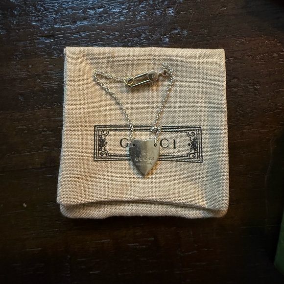 Gucci Silver Heart Pendant Bracelet - Picture 1 of 3